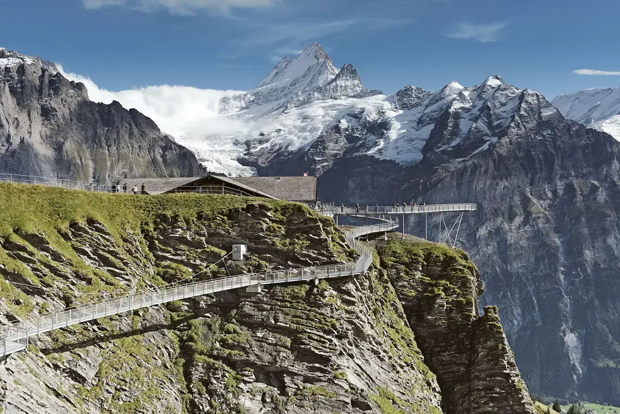 Crash-Landing-on-You-Grindelwald-First