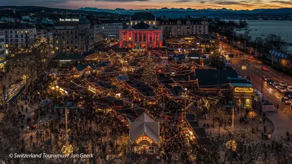 Christmas-market-Sechselaeutenplatz